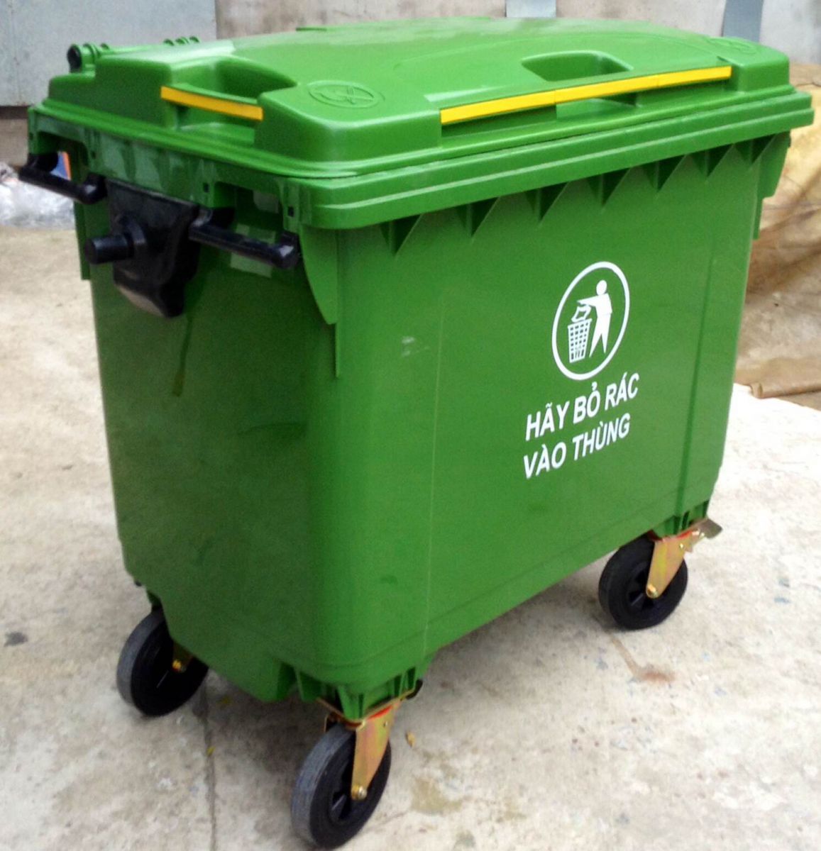 Phân biệt 2 loại thùng rác nhựa composite và thùng rác nhựa HDPE