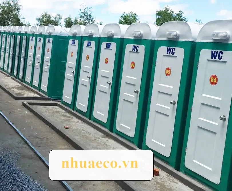 Nhà vệ sinh di động composite có thể lắp đặt nhanh chóng và thay đổi vị trí khi cần thiết.