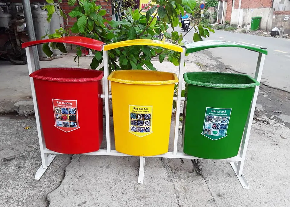 Thùng rác phân loại có khả năng chịu lực, chống va đập và dễ làm sạch.  