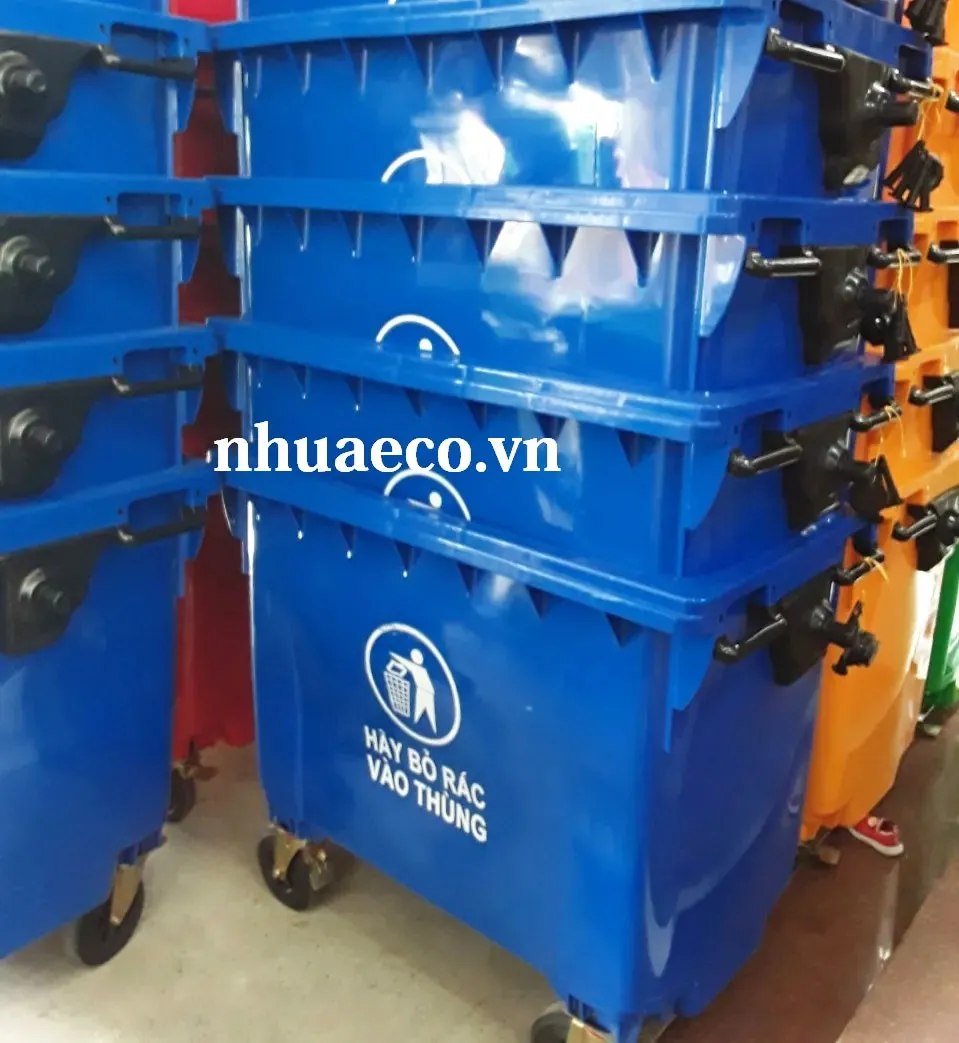 Chất liệu bền bỉ cùng khả năng phân loại rác hiệu quả.