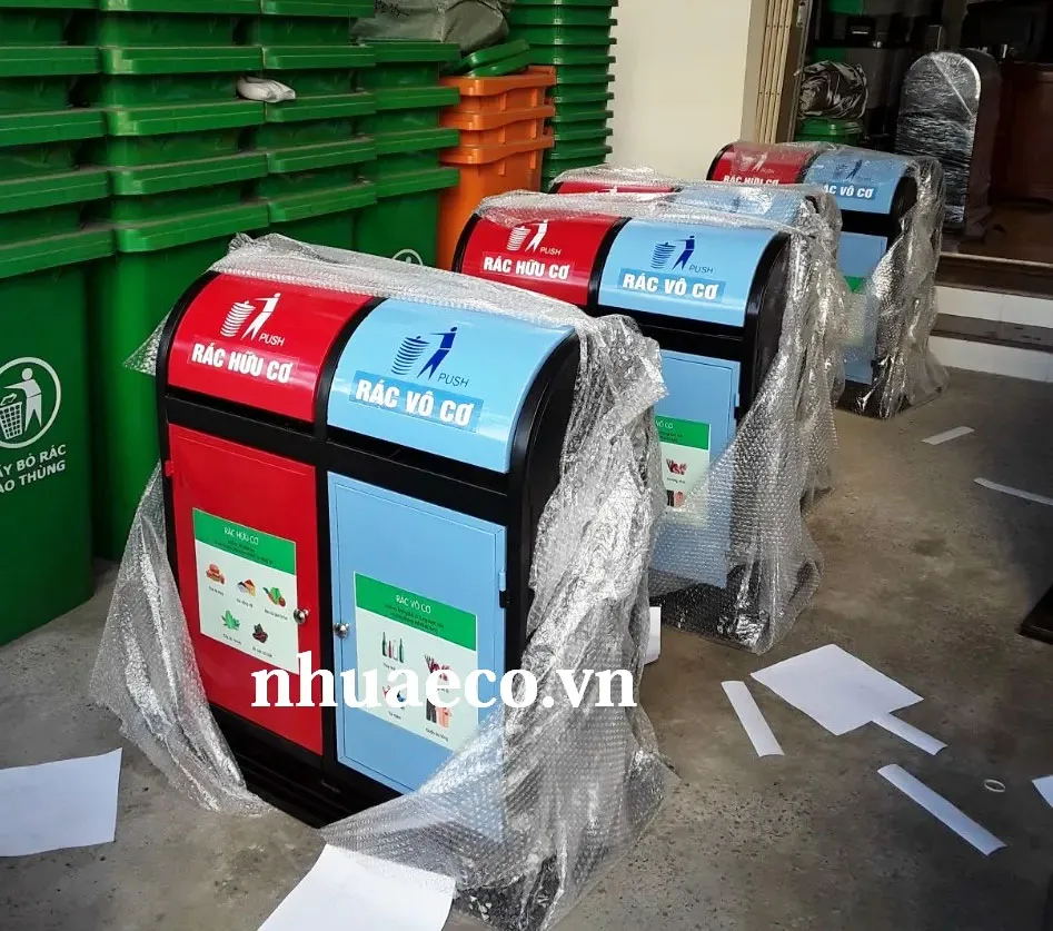 Thùng rác phân loại chất lượng cao, đáp ứng cả về công năng lẫn hình thức.