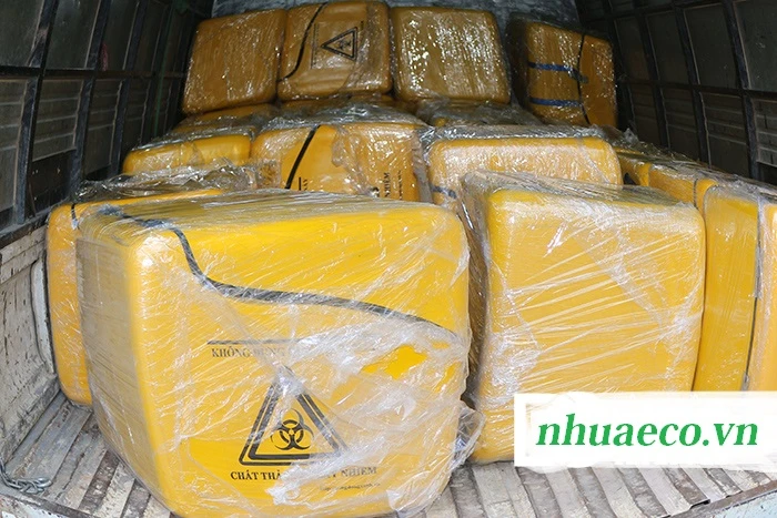 Thùng vận chuyển chất thải lây nhiễm chất liệu composite