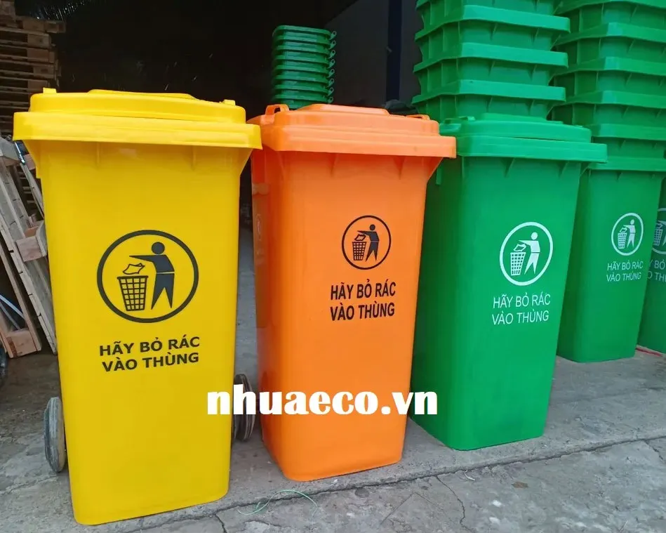 Thùng rác phân loại Green Eco có khả năng chịu va đập, chống tia UV và phù hợp với điều kiện sử dụng ngoài trời