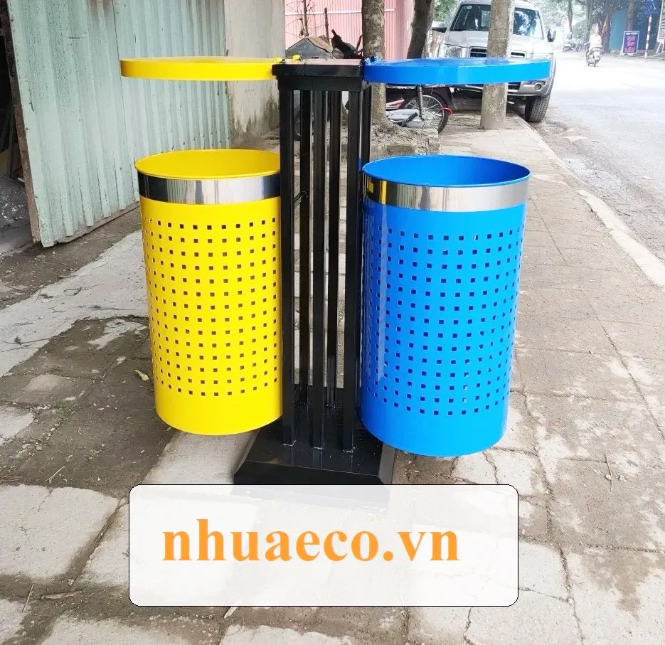 Thùng rác phân loại 2 ngăn nắp mở phía trên.