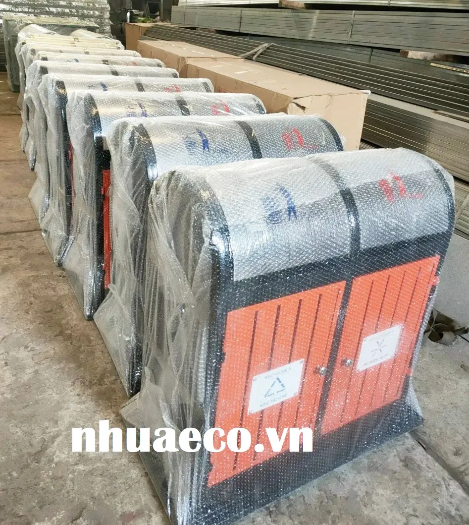 Thùng rác đôi thu gom rác gọn gàng, sạch sẽ