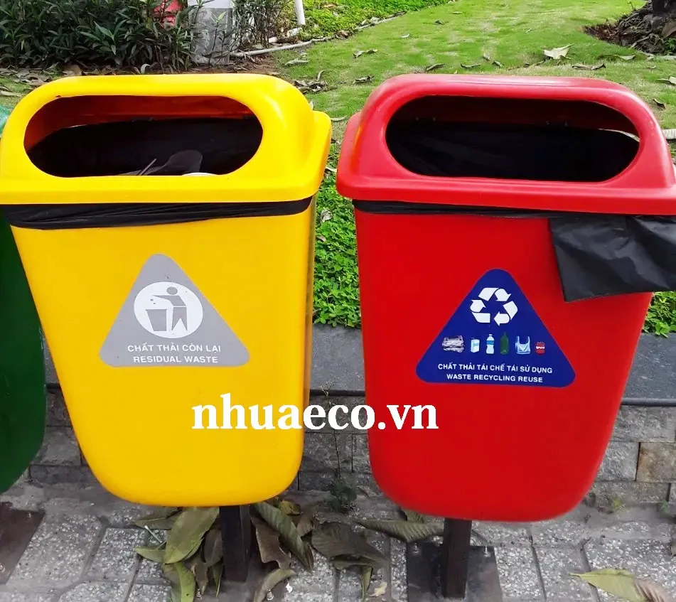 Thùng rác phân loại ngoài trời không bị ăn mòn bởi hóa chất thông thường.