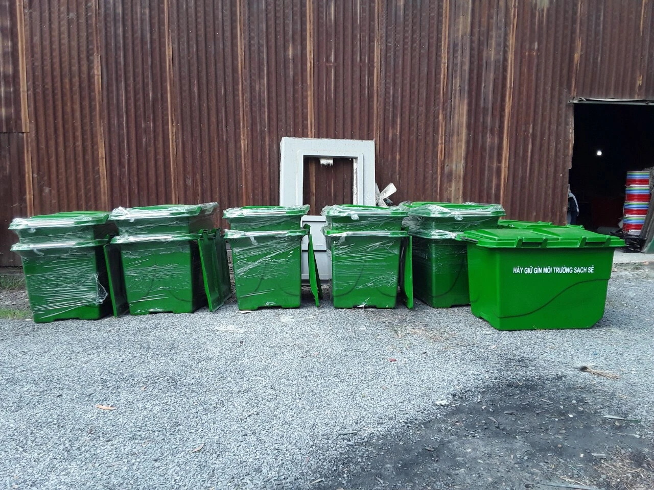 Bán xe gom rác đẩy tay 660 lít