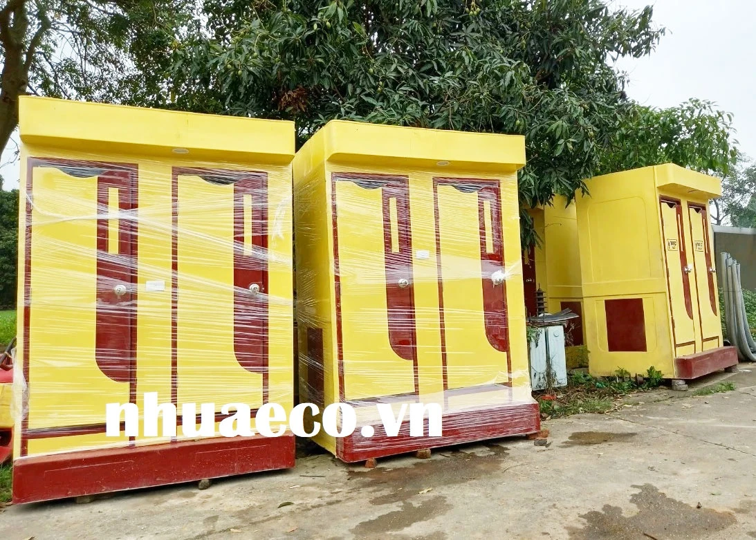 So sánh nhà vệ sinh di động composite và inox