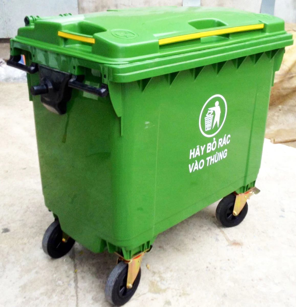 Phân biệt 2 loại thùng rác nhựa composite và thùng rác nhựa HDPE