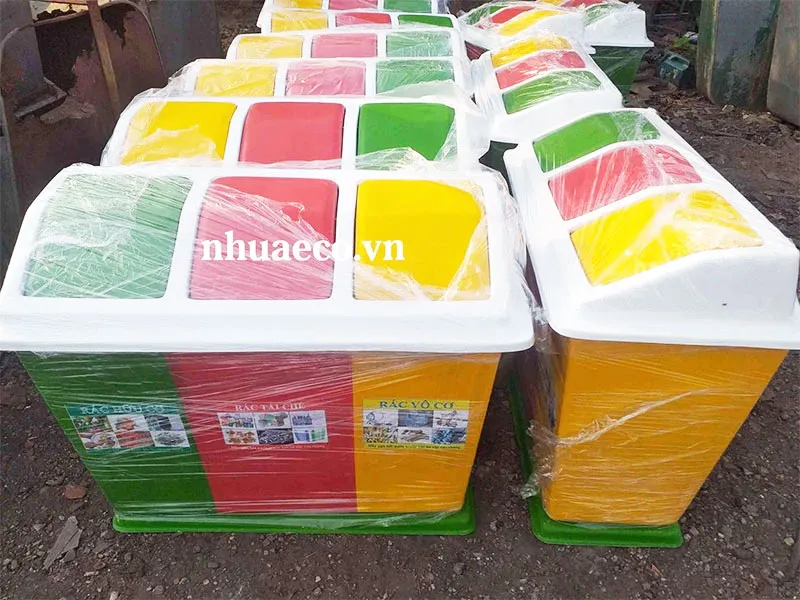 Thùng rác 3 ngăn nắp lật phân loại rác tại nguồn.