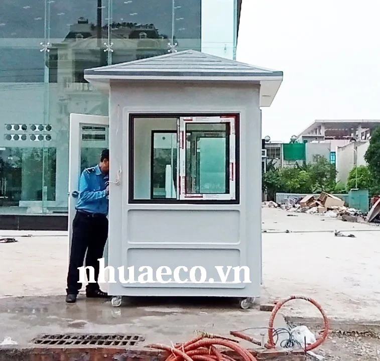 Bốt gác bảo vệ tòa nhà chung cư.