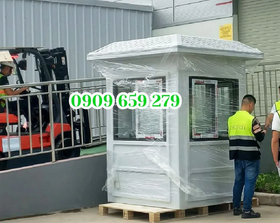Bốt gác kích thước 2.3 x 2.8 x 2.5 m .