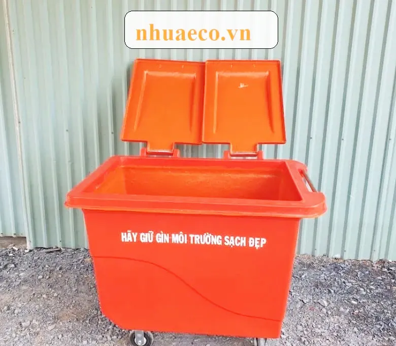 Xe gom rác 660l 4 bánh xe composite.