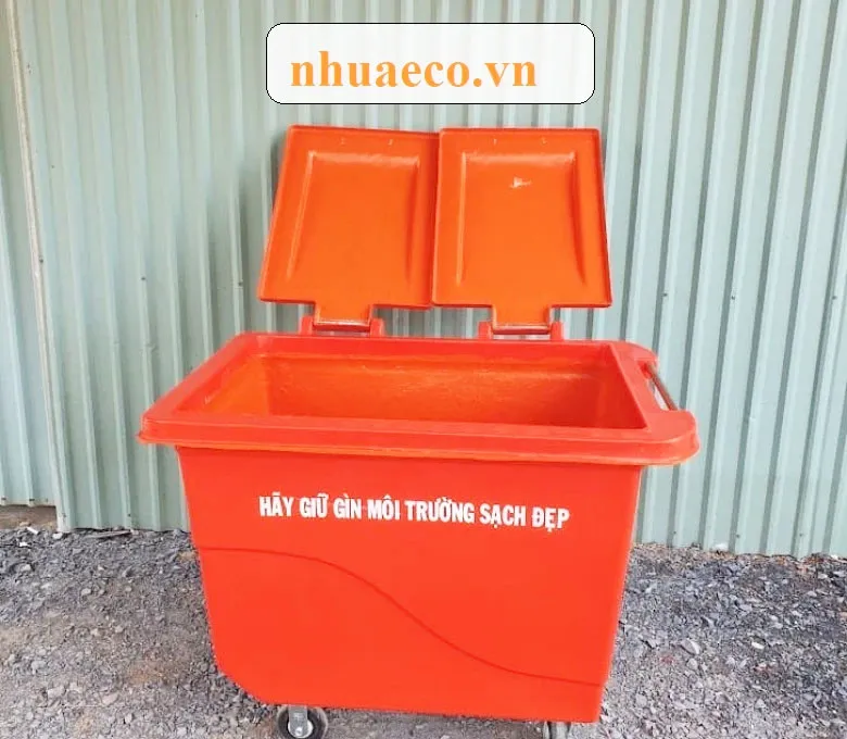 Xe gom rác 660l 4 bánh xe composite.