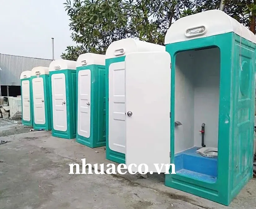 Nhà vệ sinh di động ngoài trời đơn buồng.