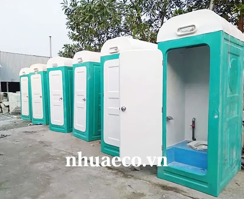 Nhà vệ sinh di động ngoài trời đơn buồng.