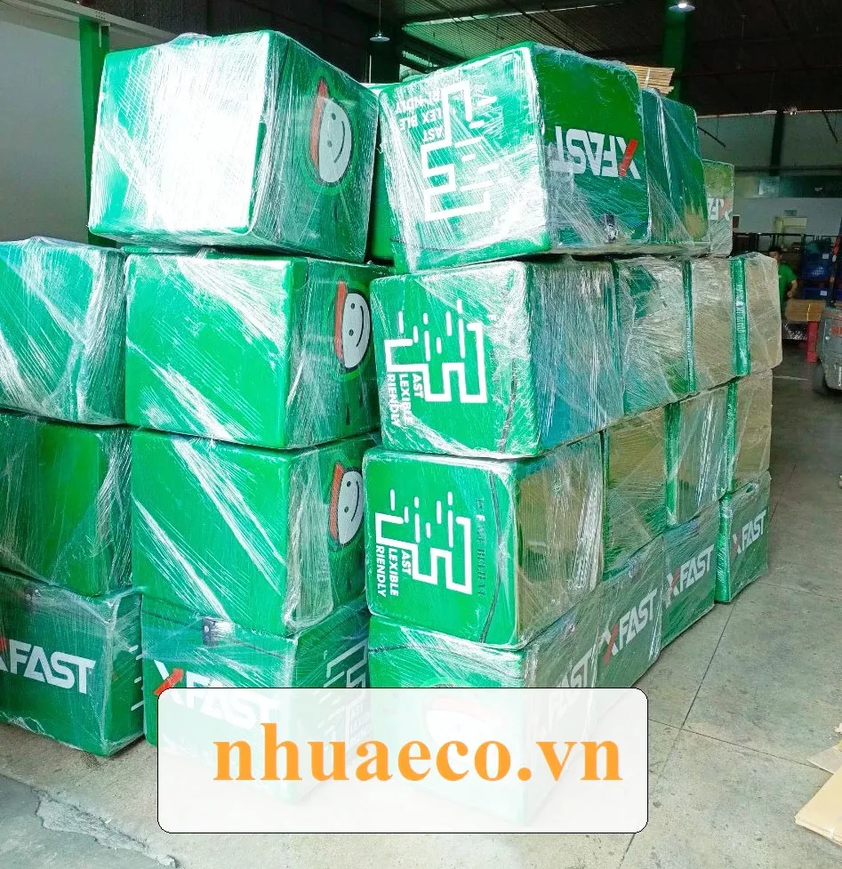 Thùng chở hàng xe máy nhỏ gọn, tiện lợi.
