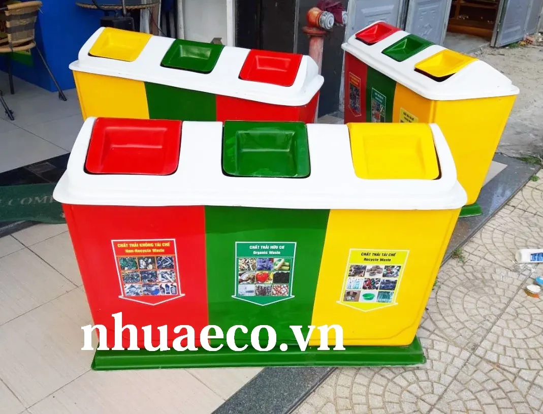 Thùng rác hình mái nhà 3 ngăn.