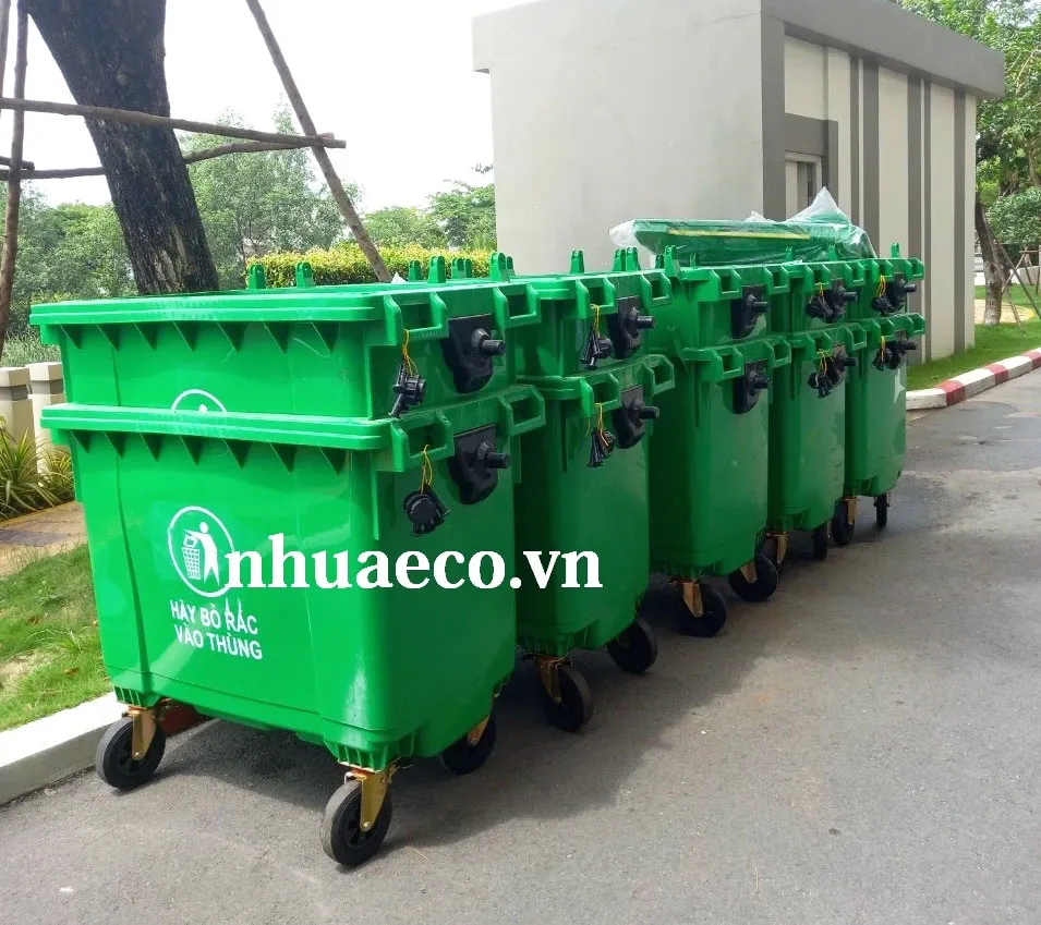 Thùng rác 660l màu xanh lá dùng cho khu công nghiệp.