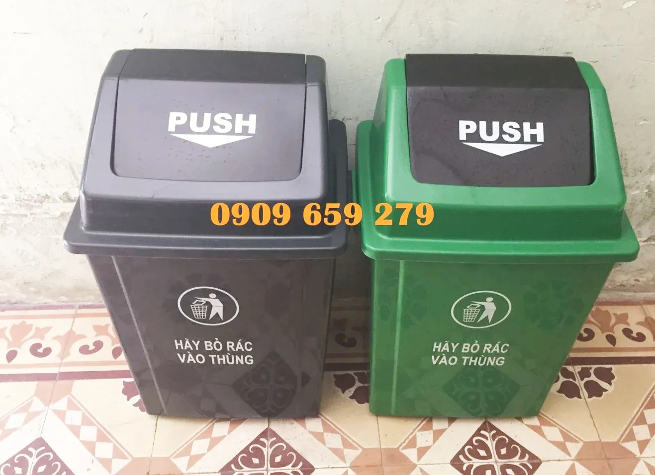 Thùng rác nhựa nắp lật 30L.