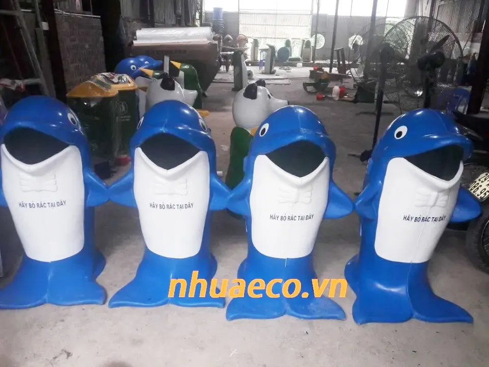 Thùng rác cá heo ngộ nghĩnh, đáng yêu.