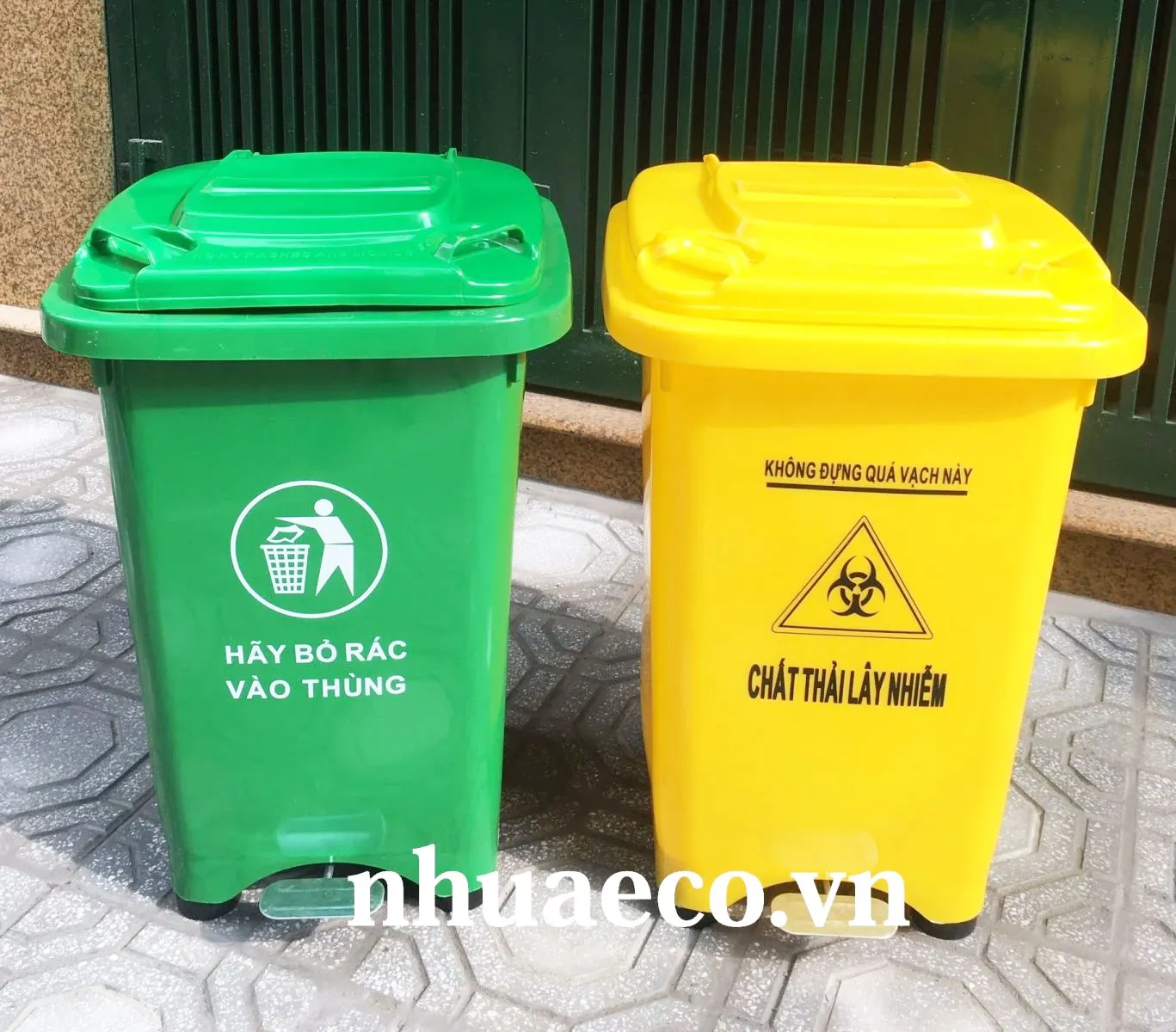 Thùng rác y tế 60L màu vàng.