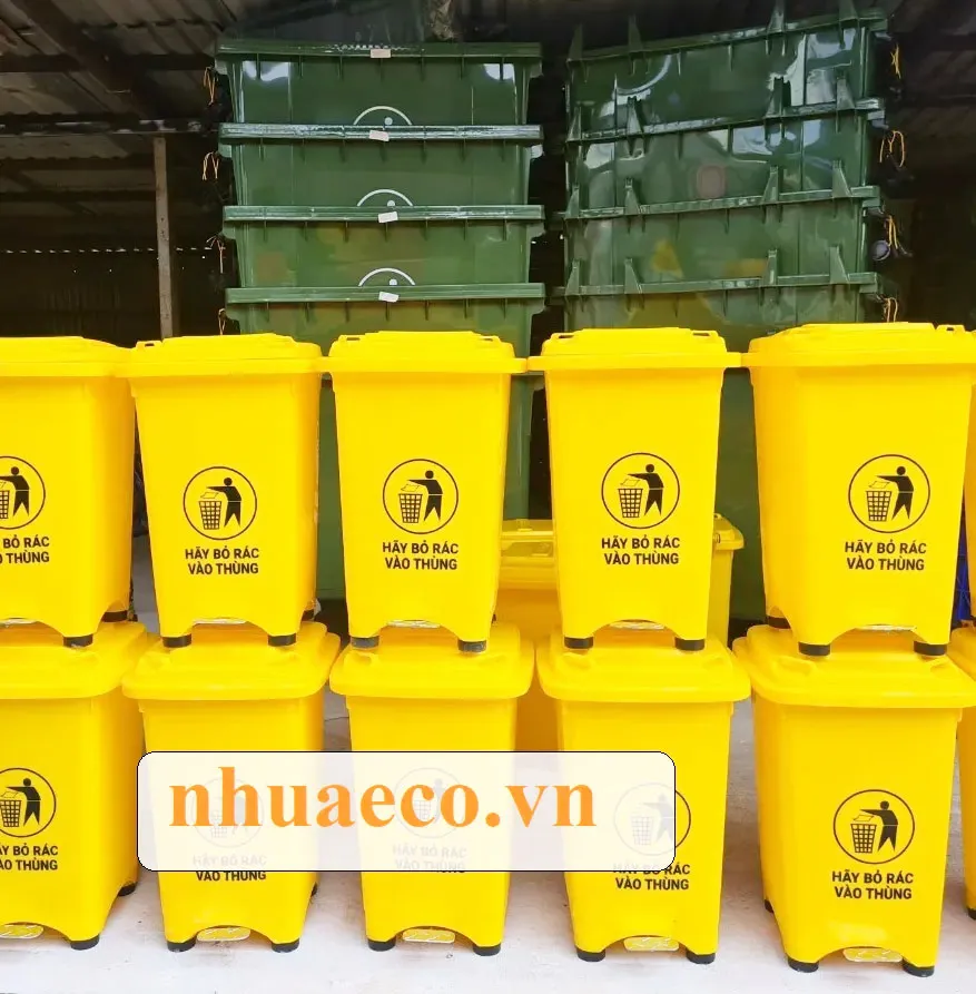 Thùng rác 60L chứa rác thải sinh học.