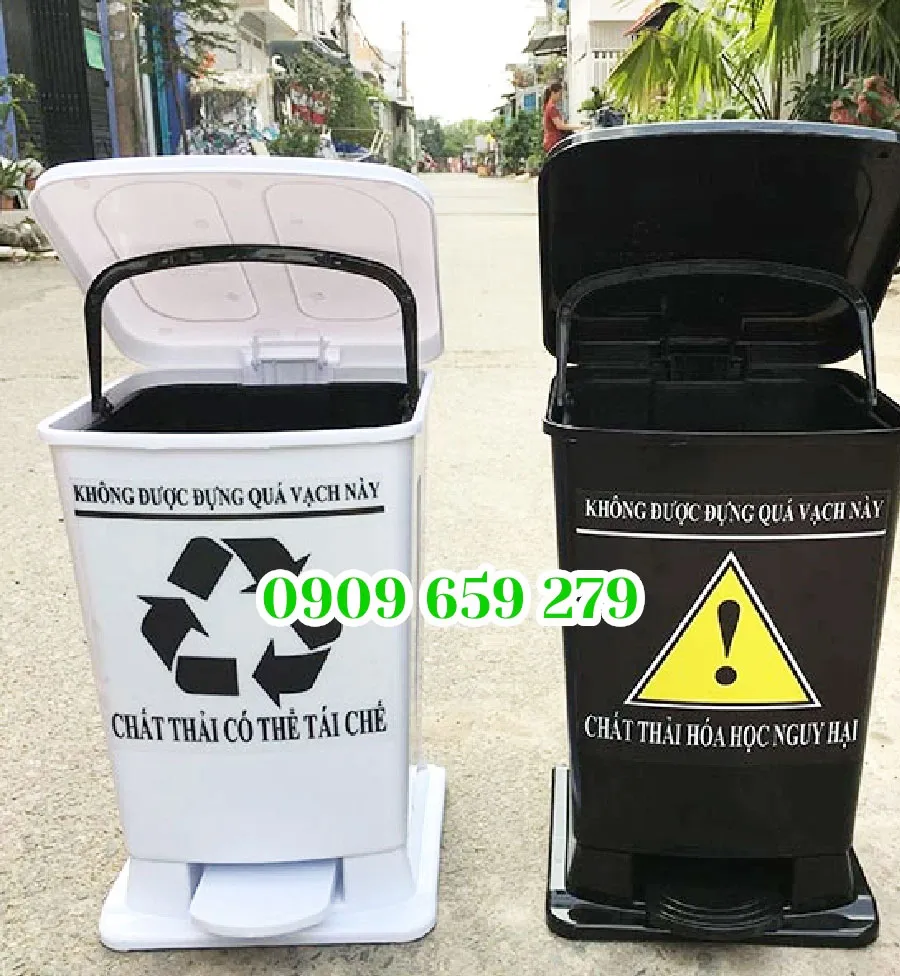 Thùng đựng rác 15L màu trắng, đen.