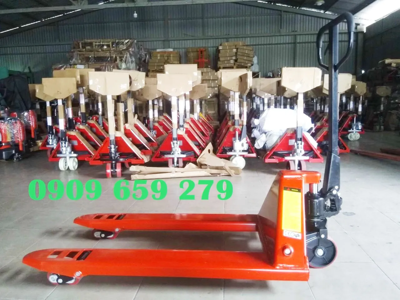 Xe nâng tay 2000 kg.