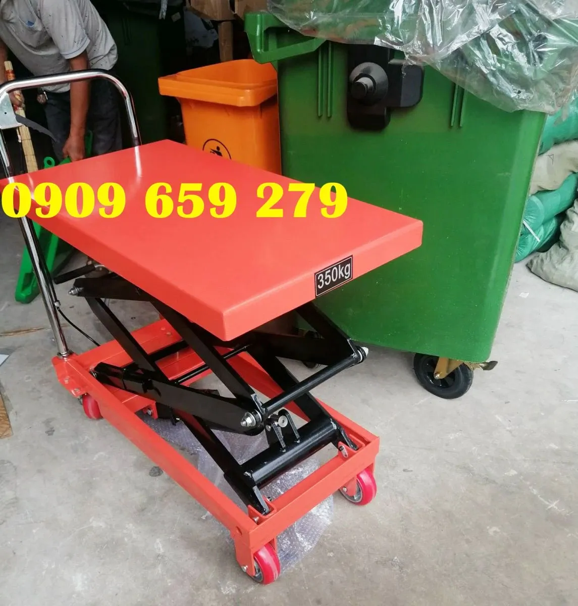 Xe nâng mặt bàn 350 kg.