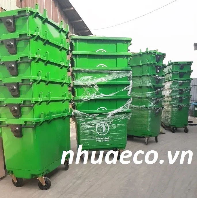 Xe thu gom rác 660 lít 4 bánh xe nhựa composite màu xanh lá,