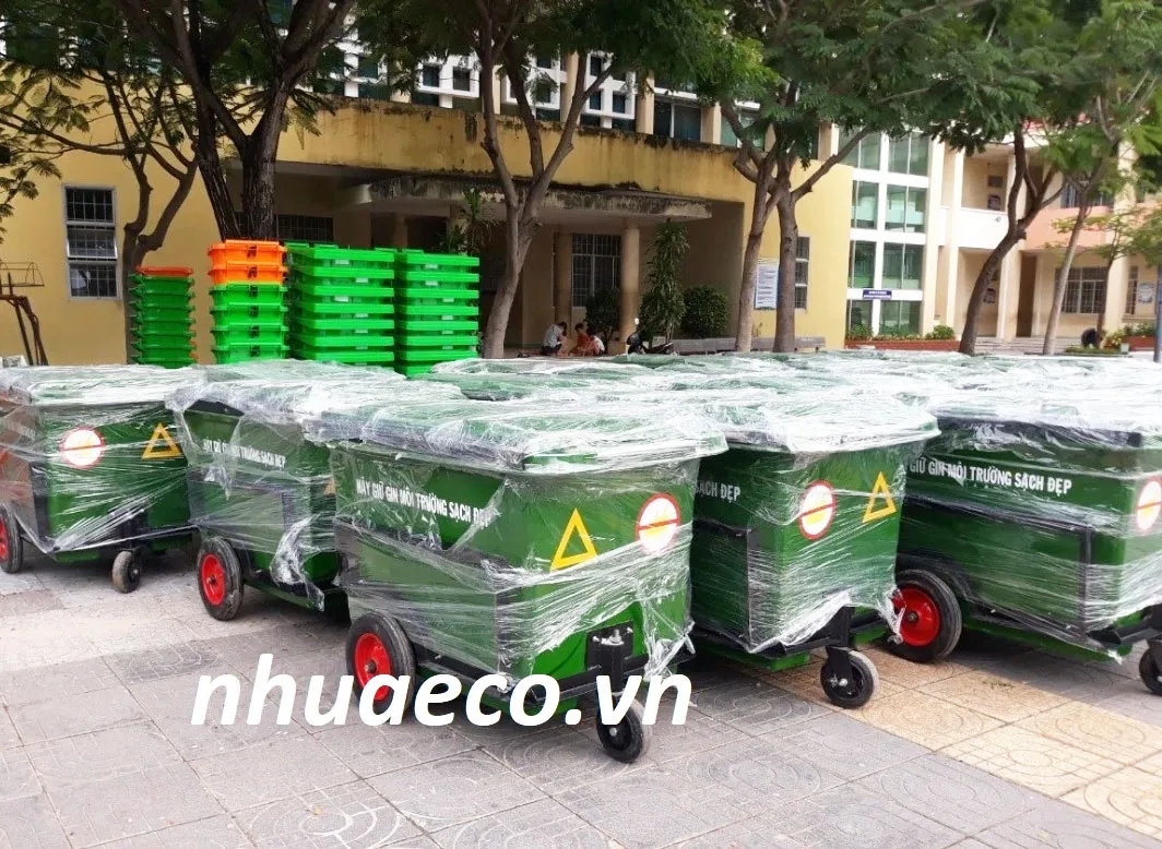 Xe thu gom rác 660 lít 3 bánh xe đúc đặc.
