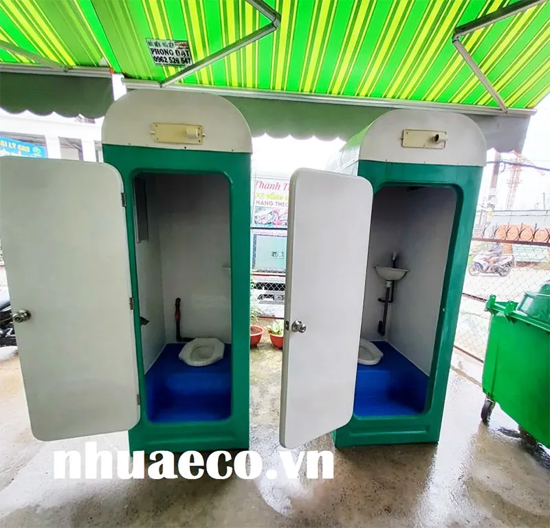 Nhà vệ sinh di động buồng đơn tiện dụng.