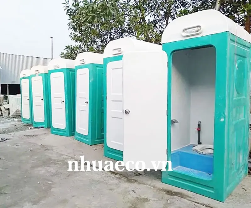 Nhà vệ sinh di động ngoài trời đơn buồng.