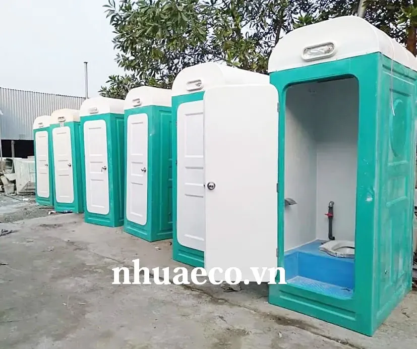 Nhà vệ sinh di động ngoài trời đơn buồng.