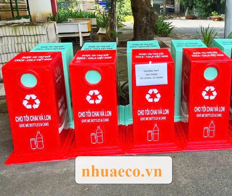 Thùng rác nhựa Green Eco dễ lau chùi, hạn chế bám bẩn và vi khuẩn.