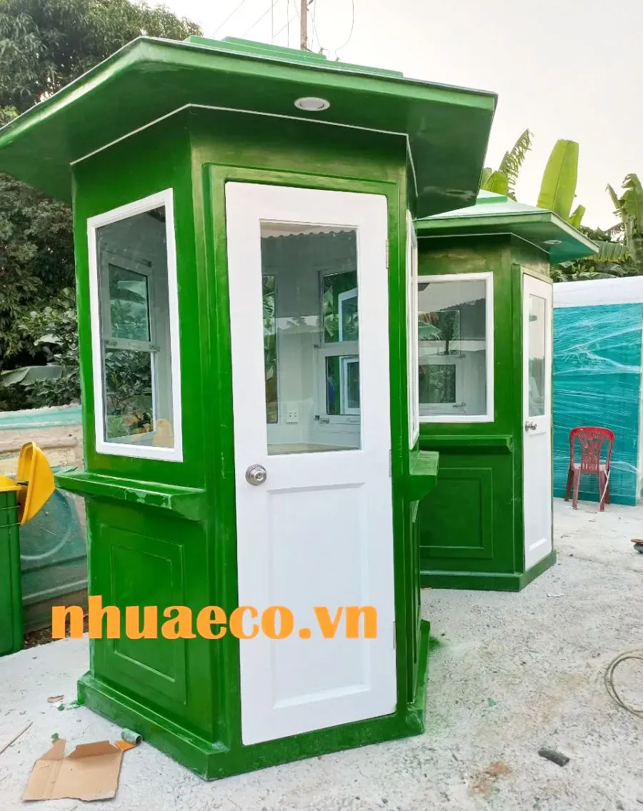 Bốt gác bảo vệ composite lục giác rộng rãi, tiện dụng.