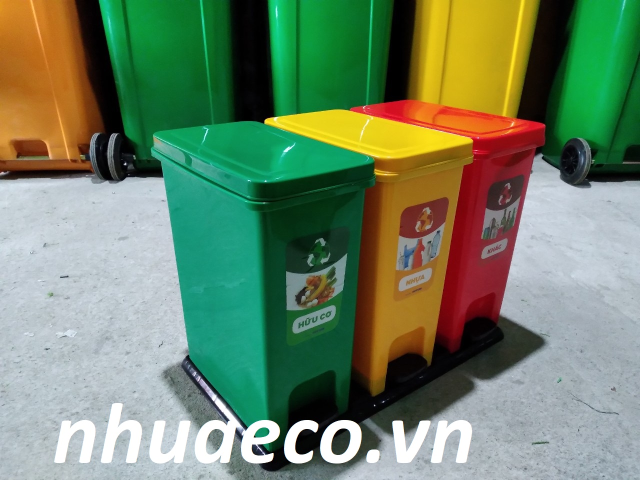 Thùng rác 3 ngăn phân loại rác giá rẻ