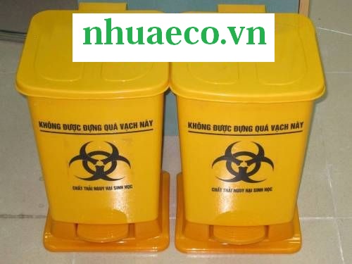 Thùng rác 30L chứa rác có nguy cơ chứa nCoV trong khu cách ly
