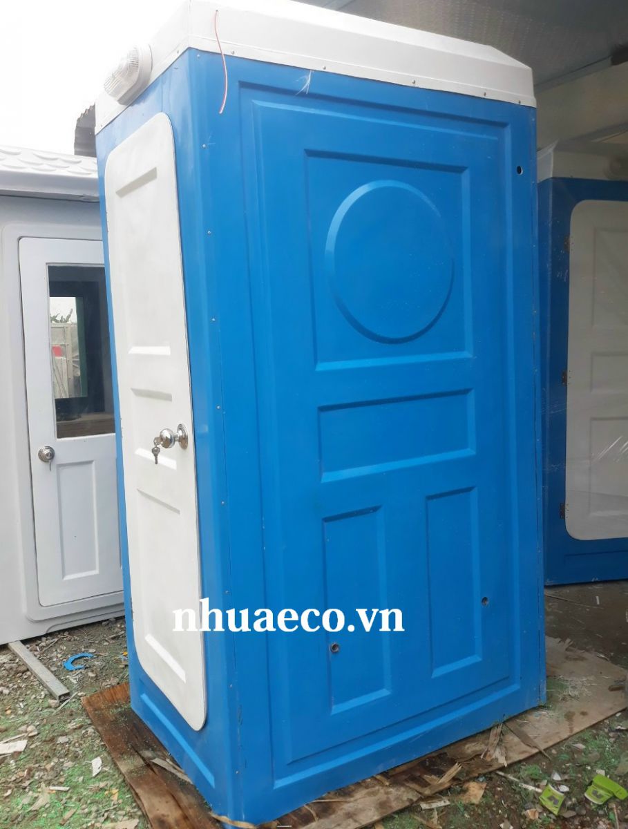 Nhà vệ sinh đơn buồng màu xanh dương