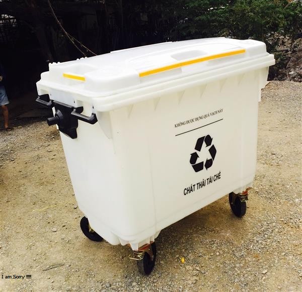 Xe lưu trữ rác thải y tế tái chế 660 lít màu trắng