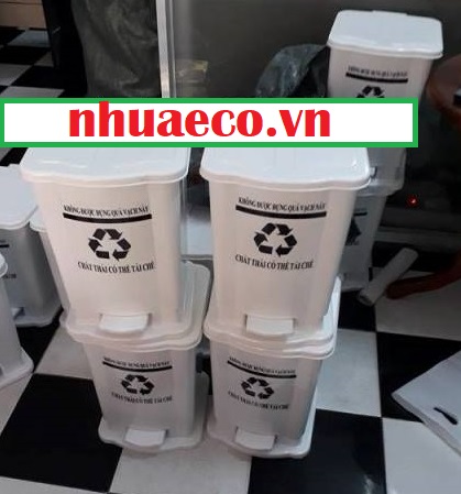 Thùng rác y tế 15 lít màu trắng đạp chân đựng rác thải tái chế