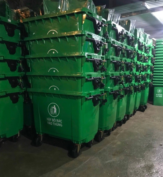 Thùng rác công cộng 660 lít xanh lá bền, dẻo, chống ăn mòn